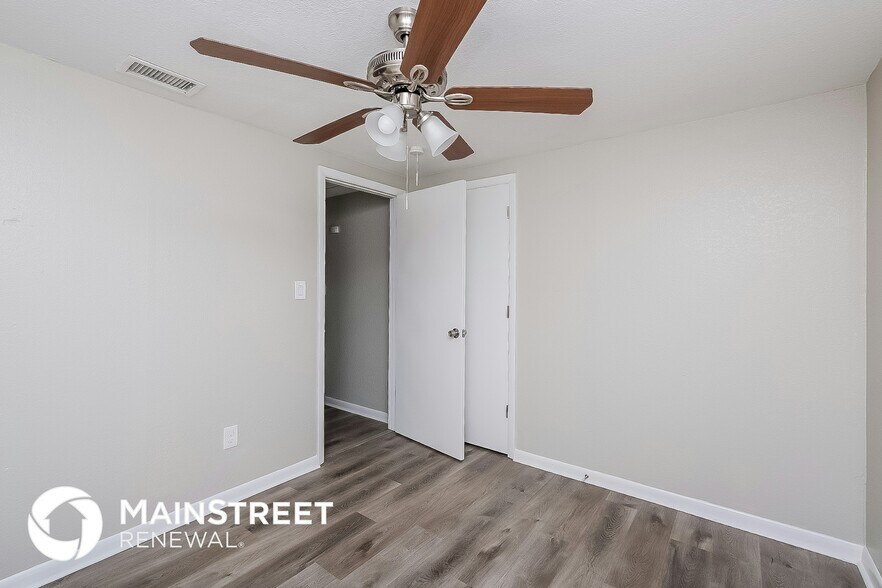 Building Photo - 7145 Pinewood Dr