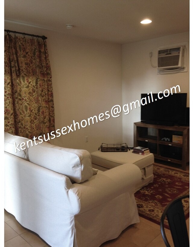 Building Photo - 206 Harrington Ave