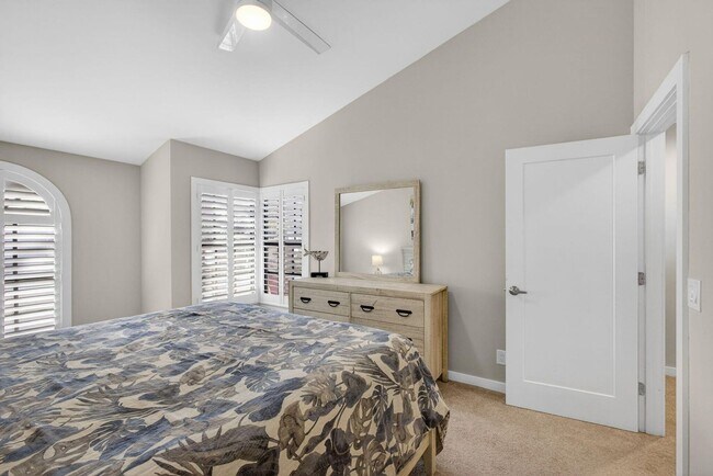 Building Photo - 2320 Treasure Isle Dr