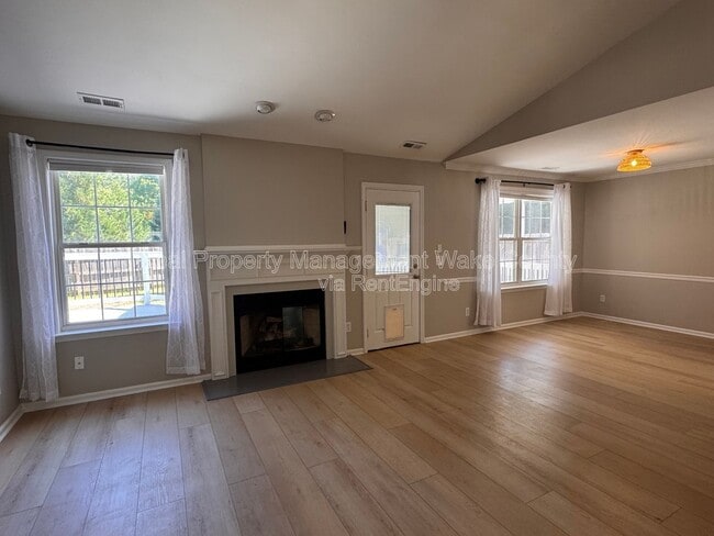 Building Photo - 206 Lindell Dr
