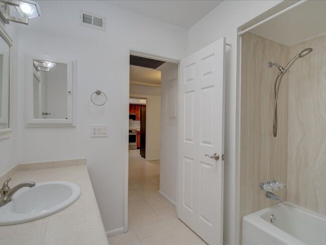 Building Photo - 5526 N Arroyo Grande Dr