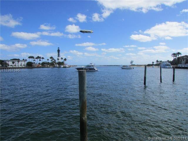 Building Photo - 2508 Bay Dr