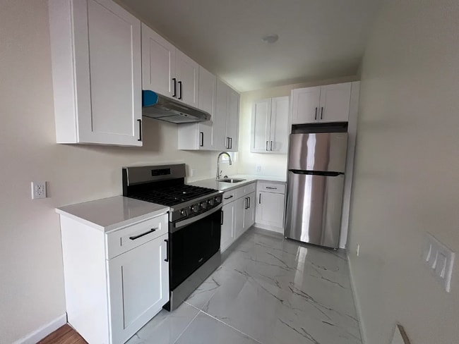 Building Photo - 500 Central Ave