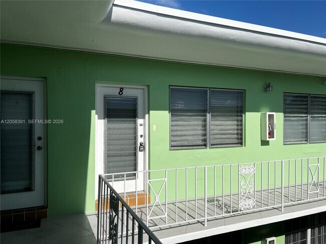 Building Photo - 2072 NE 169th St