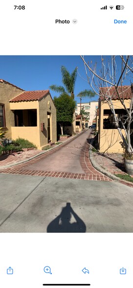 Primary Photo - 5031 Bakman Ave