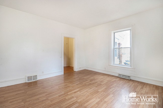 Building Photo - 415 E Broadway St