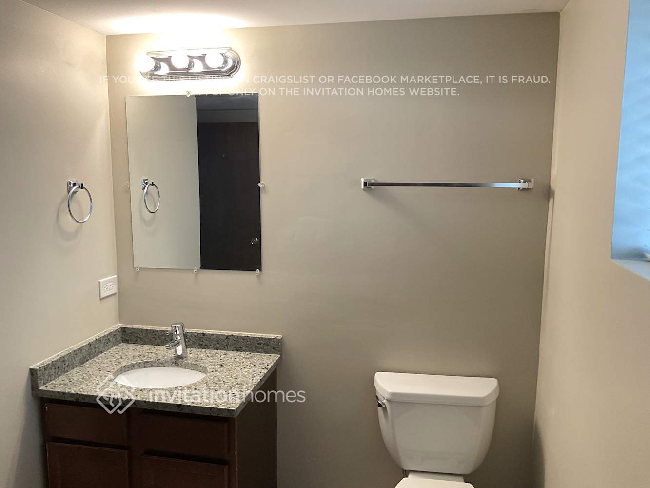 Building Photo - 16632 Parkview Ave