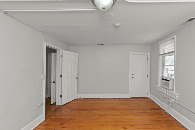 Building Photo - 1711 S Laflin St