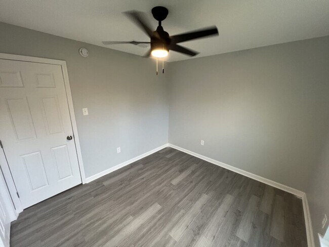 Building Photo - Beautifully Renovated 3BR Home in a Quiet Baton Rouge Neighborhood