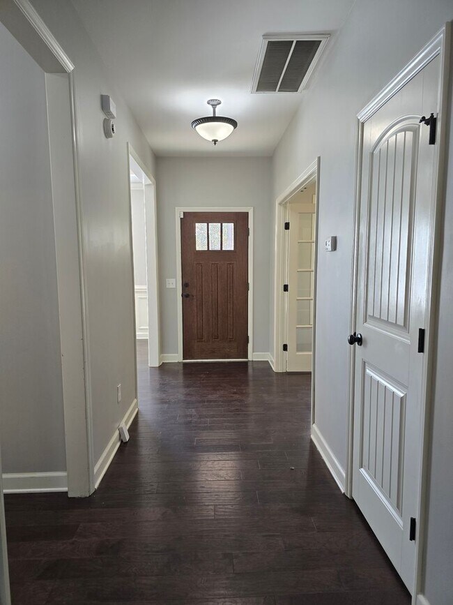 Building Photo - Spacious Home in Carolina Lakes Near the Pool, Clubhouse & Fitness Trail!