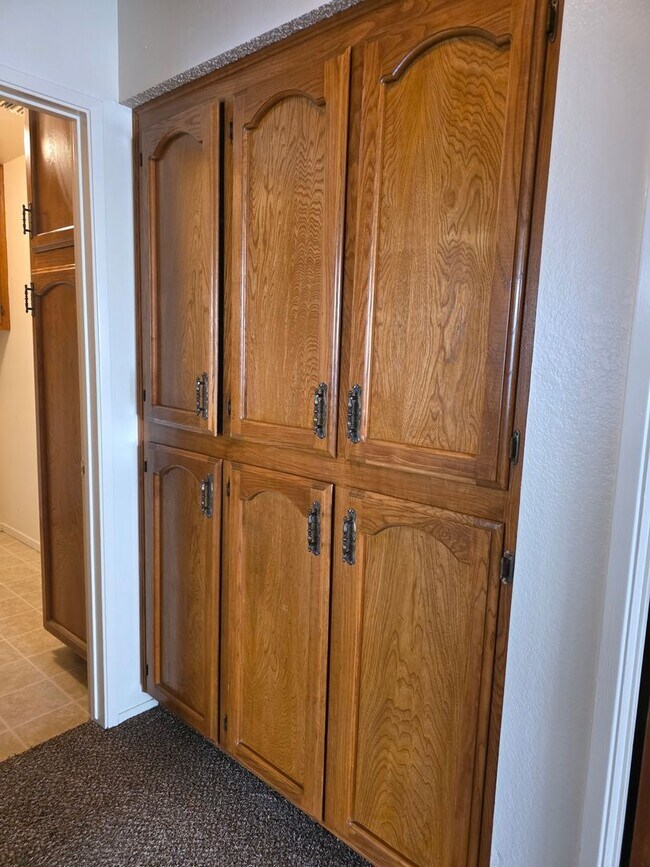 Building Photo - 6901 Courtside Cir