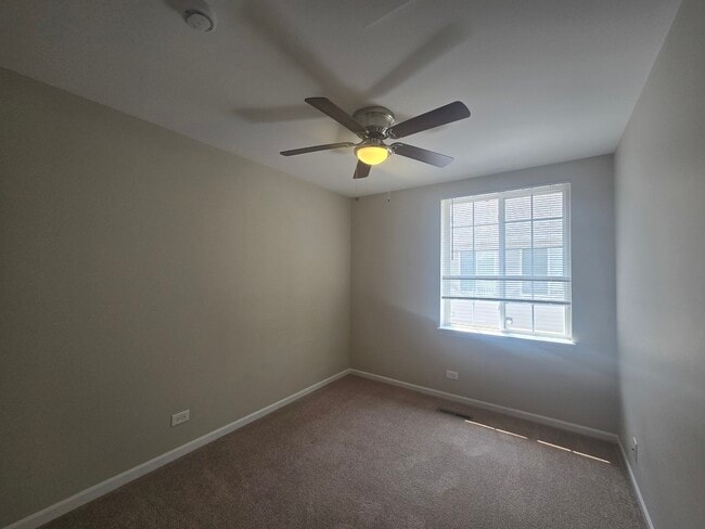 Building Photo - 250 W Whispering Oaks Ln