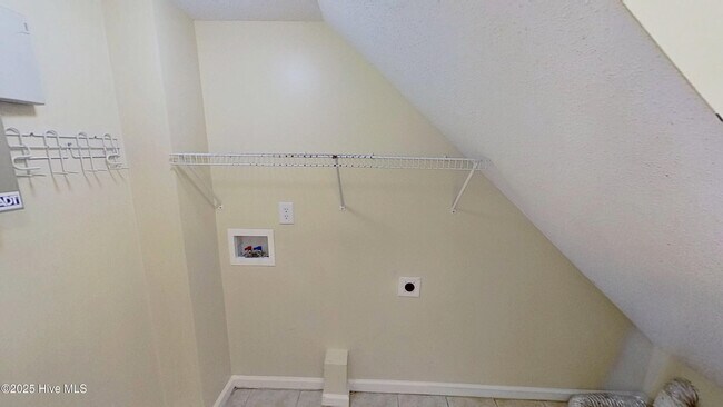 Building Photo - 108 Chastain Dr