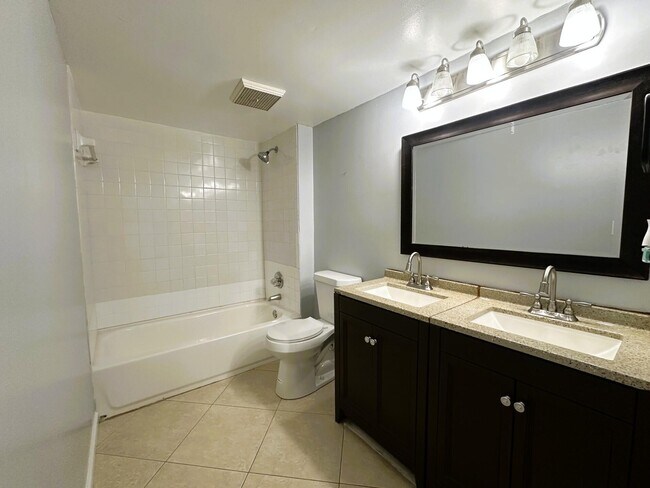 Building Photo - 303 Waterview Dr