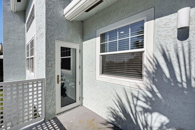 Building Photo - 805 Mainsail Cir