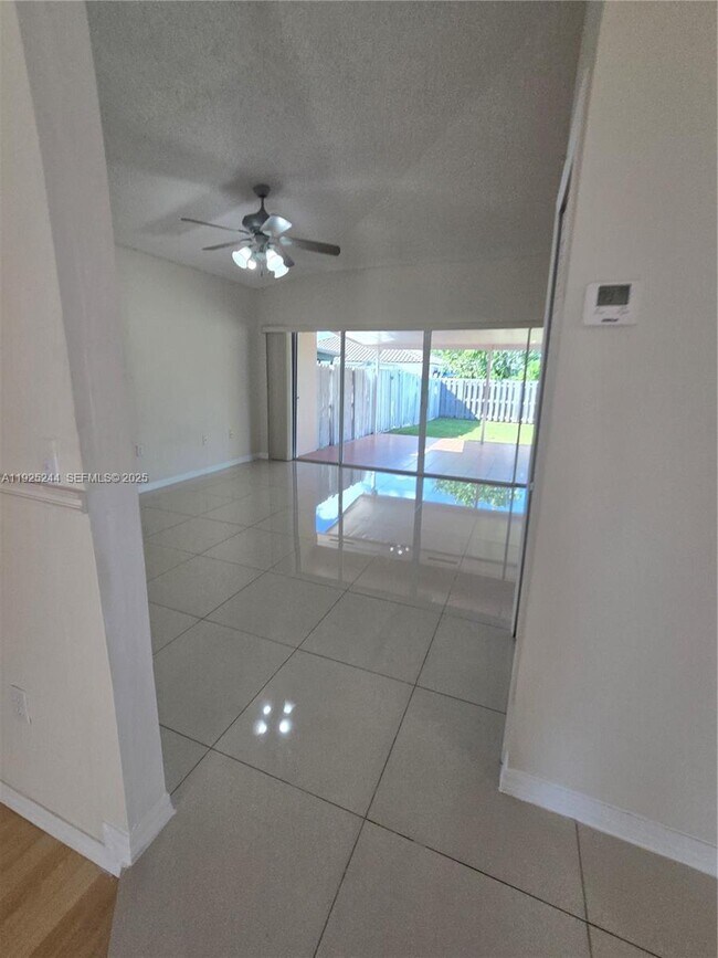 Building Photo - 894 NW 134th Pl