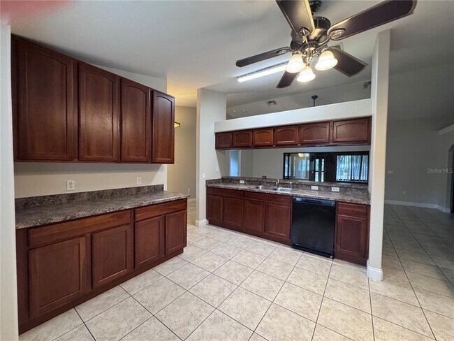 Building Photo - 4924 Raylene Way