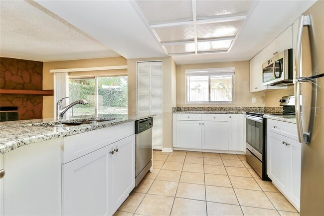 Building Photo - 37 Harbor Oaks Cir