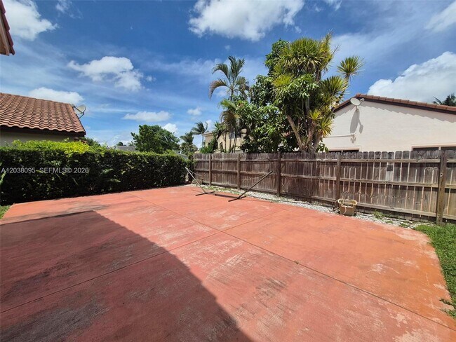 Building Photo - 5033 SW 134th Ave