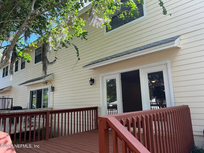Building Photo - 3948 MEADOWVIEW Dr