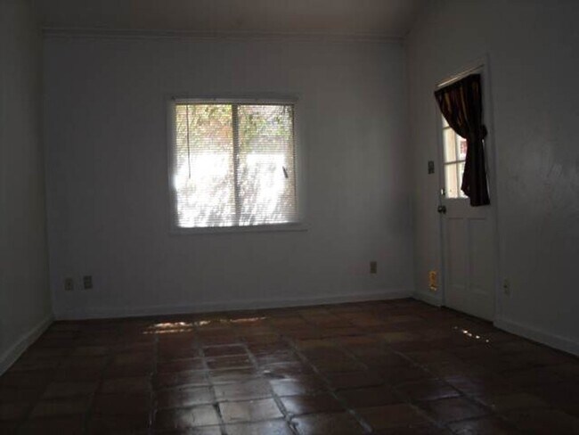 Building Photo - A nice one bedroom/ one bath home for rent.
