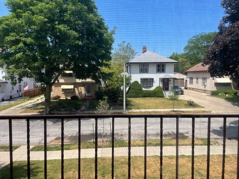 Building Photo - 2020 S 82nd St