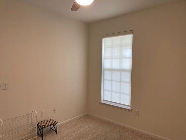 Building Photo - 3 Bedroom 2 Bath Condo in Sandpiper Bay/Sunset Village