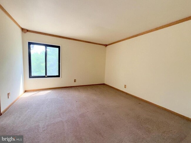 Building Photo - 10108 Campus Way S