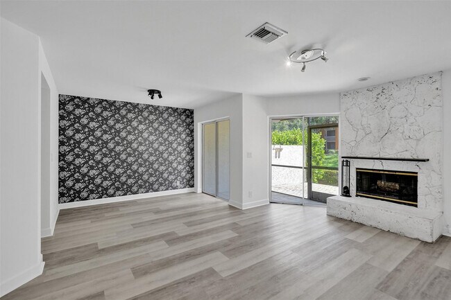 Building Photo - 11652 NW 19th Dr