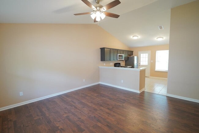 Building Photo - 933 Ashburn Dr