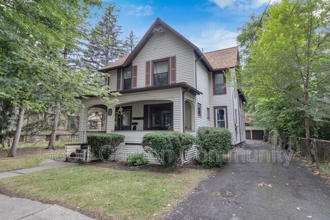 Building Photo - 246 Tremont St