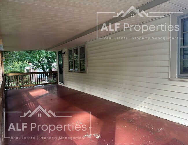 Building Photo - 2435 Westover Dr