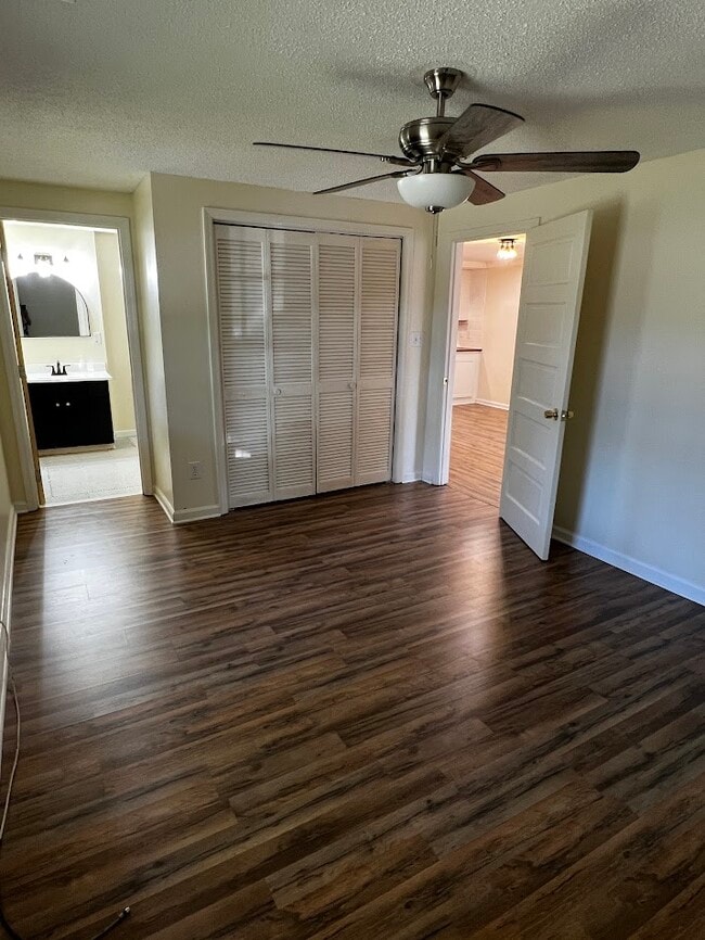 Building Photo - 215 S Skinner Ave