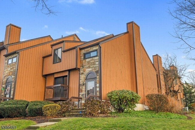 Primary Photo - 107 Wimbledon Square