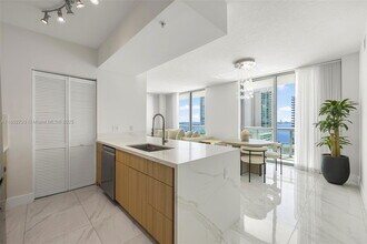 Building Photo - 333 NE 24th St