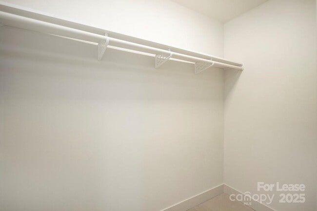 Building Photo - 1133 Metropolitan Ave