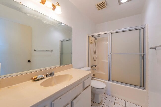 Building Photo - San Pedro Unit with Spectacular Ocean/Mari...