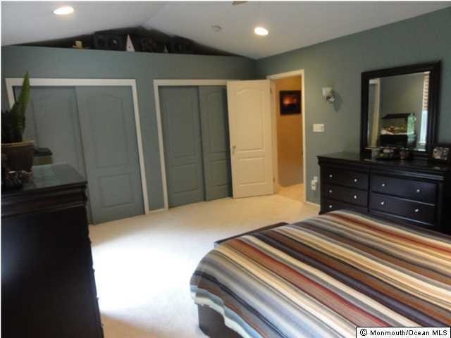 Building Photo - 45 Liverpool Ct