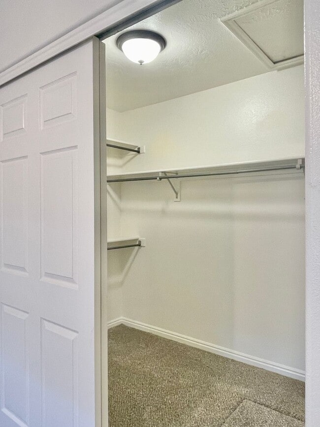Building Photo - Beautifully Updated 3-Bedroom Home in Roy,...