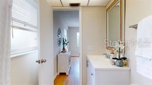 Building Photo - 1120 N Shore Dr NE