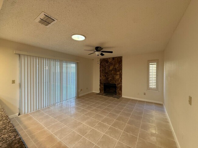 Building Photo - 67 Hermes Cir