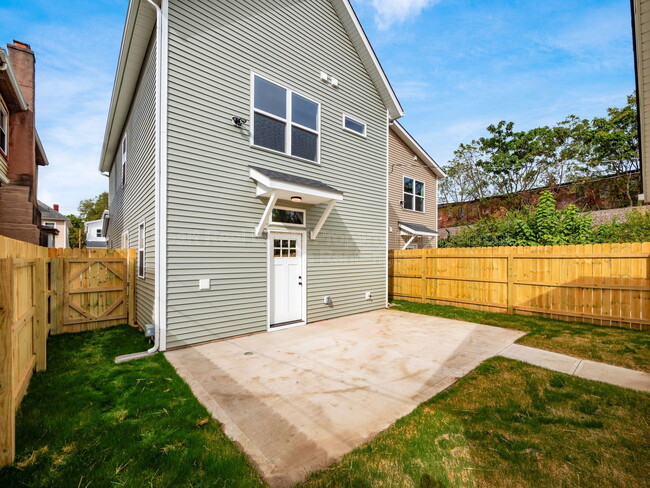 Building Photo - 166 Wisconsin Ave