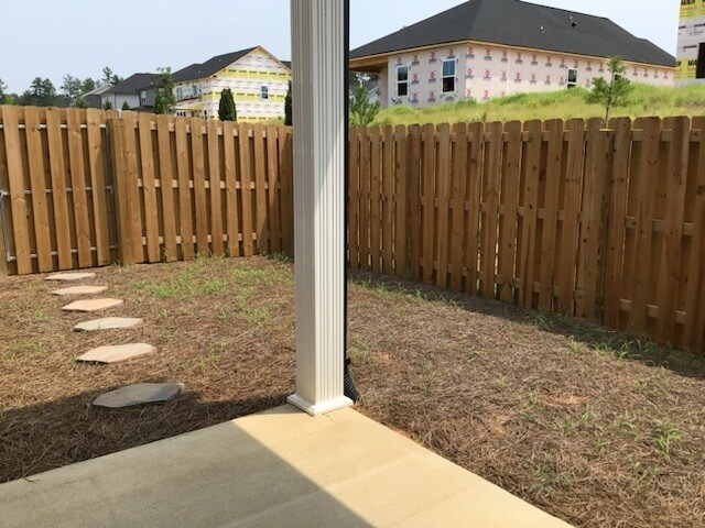 Building Photo - 605 Hampton Dr