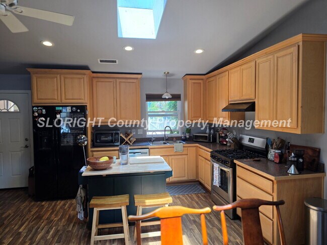 Building Photo - AVAILABLE NOW - 2 Bed/ 1 Bath Atascadero Home