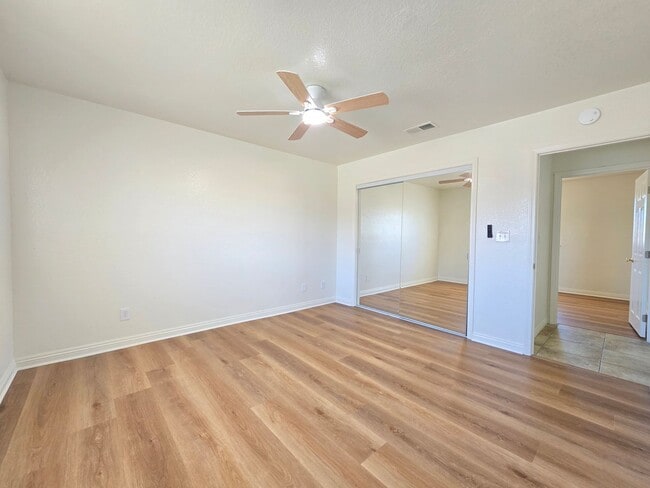 Building Photo - For Rent in California City – 3 Bed / 2 Ba...