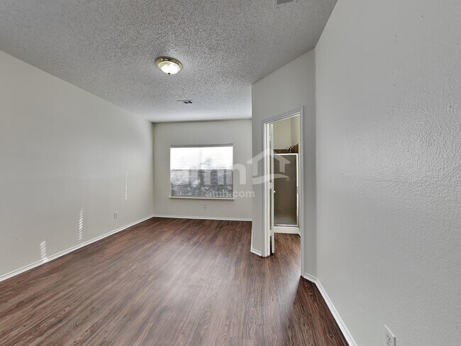 Building Photo - 6711 Flamewood Dr