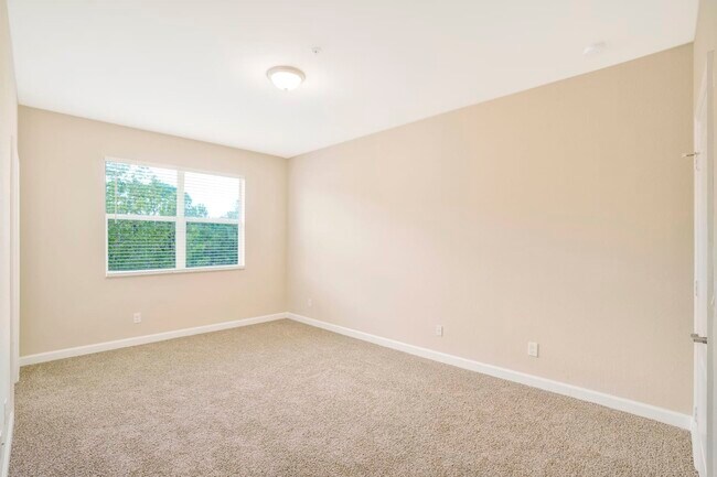 Building Photo - 9661 Sw Purple Martin Way