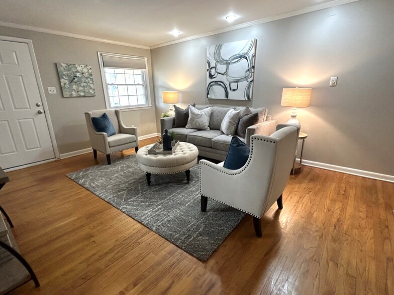 Living room - 327 N Orange St