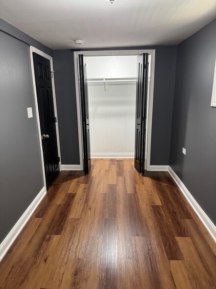 Building Photo - 2309 W 47th Pl