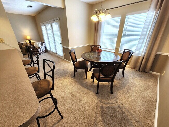 Building Photo - FULLY FURNISHED 2BR CONDO WITH MONTHLY LEASE TERMS